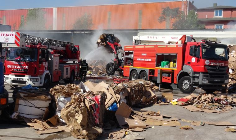 İzmit'te geri dönüşüm fabrikasında yangın