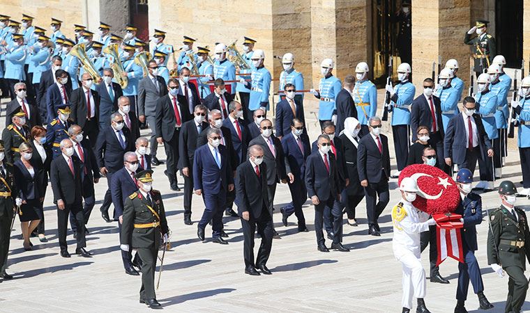 Anıtkabir’deki Erdoğan tezahüratı Cumhurbaşkanlığı sitesinden paylaşıldı