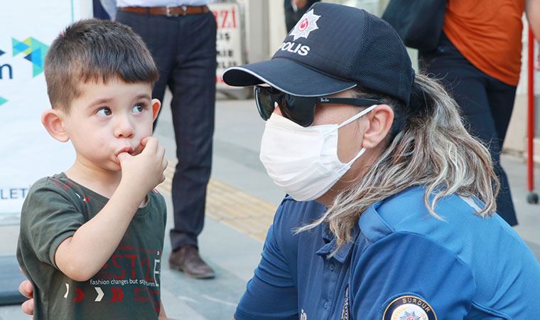 Küçük Yusuf caddede ağlarken bulundu, polise söyledikleri güldürdü