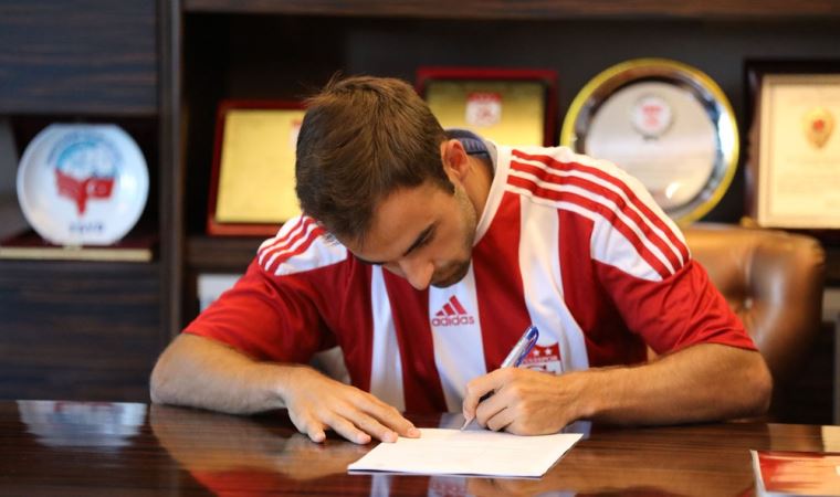 Jorge Felix Sivasspor’a imzayı attı