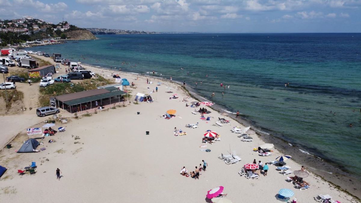 Tekirdağ'ın tatil beldesinde 500 ton çöp toplandı