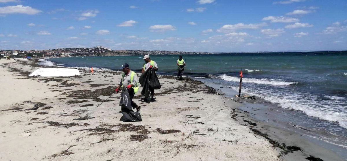 Tekirdağ'ın tatil beldesinde 500 ton çöp toplandı