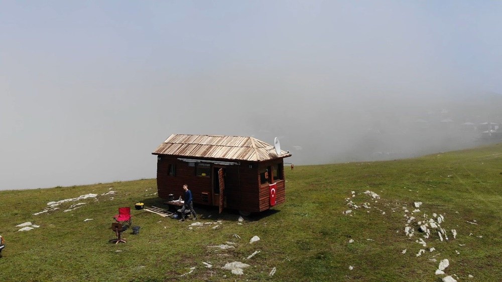 Pandemi nedeniyle yürüyen ev yaptı