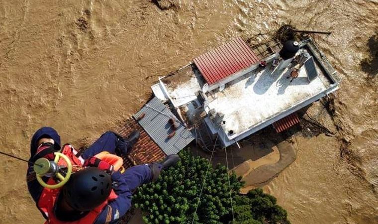 Yunanistan'da köyler sele kapıldı, ölü ve kayıplar var