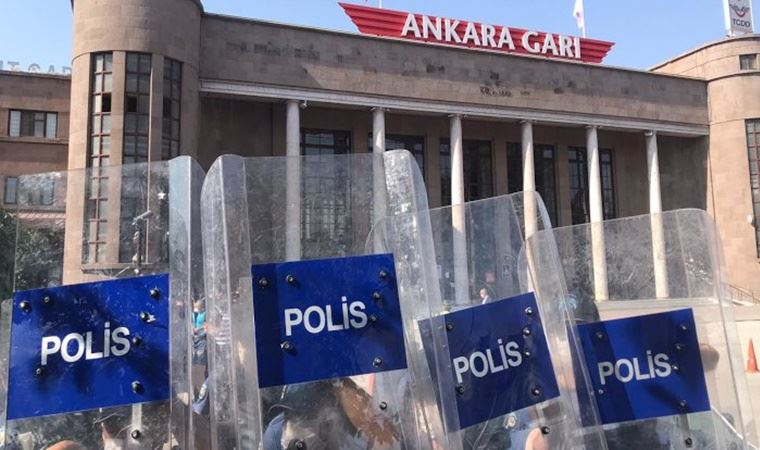 Ankara'da 'barış zinciri'ne polis engeli