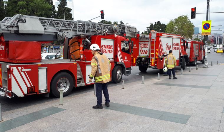 Şişli’deki AVM’de yangın