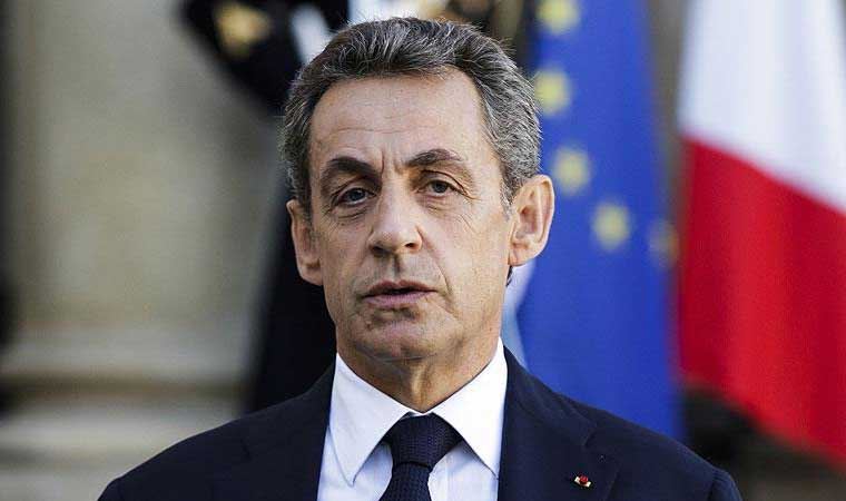 Canlı yayında eski Cumhurbaşkanı Sarkozy’nin zenci yerine maymun sözleri tepki çekti