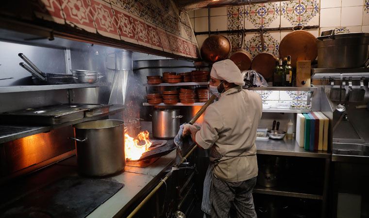 Dünyanın en eski restoranı Botin, Covid-19'a karşı ayakta kalmaya çalışıyor