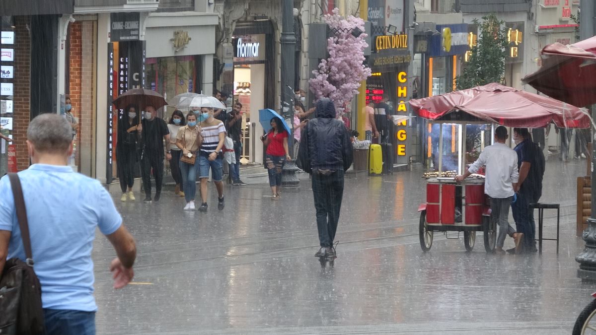 İstanbul'da dolu etkili oluyor