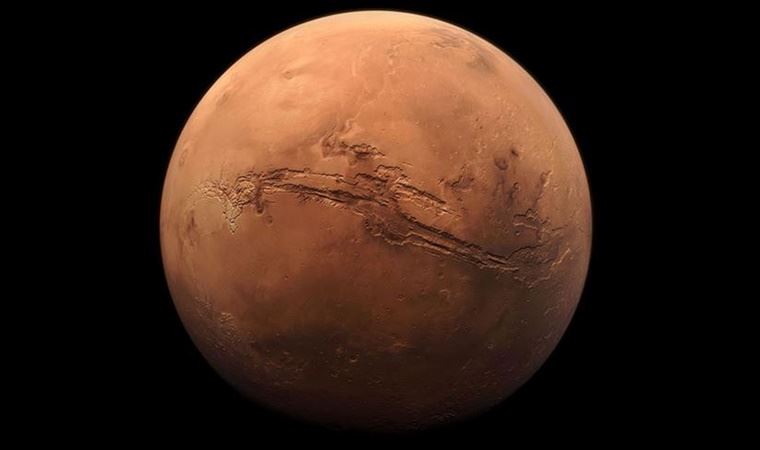 Mars'ın güney kutbunda yer altında tuzlu su gölünün yanı sıra göletler bulunuyor olabilir