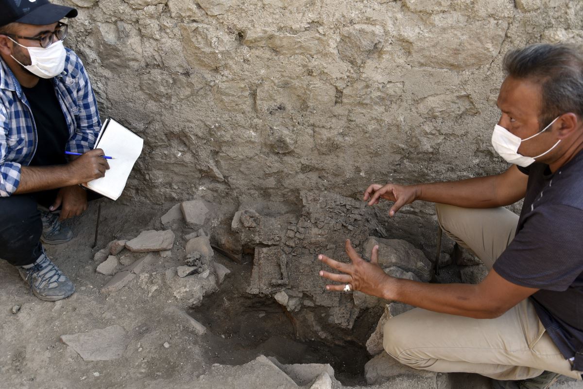 Satala Antik Kenti'ndeki kazılarda bin 500 yıllık Roma askeri zırhı bulundu