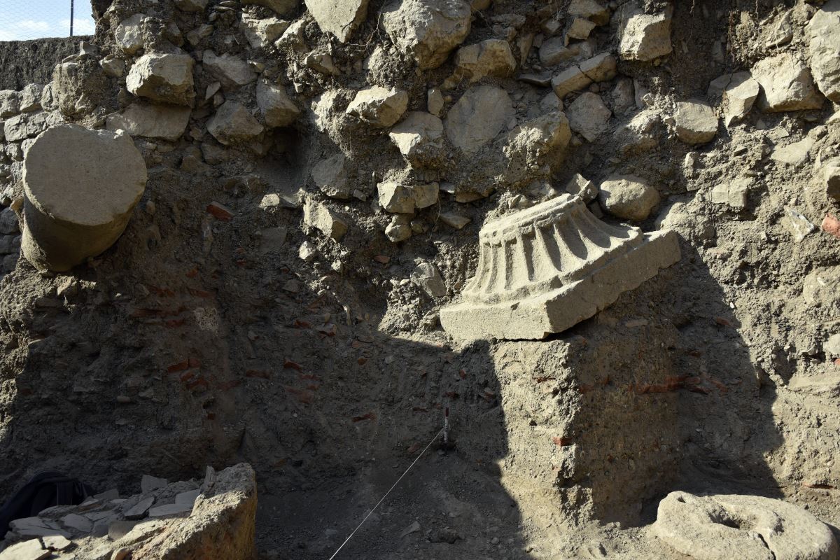 Satala Antik Kenti'ndeki kazılarda bin 500 yıllık Roma askeri zırhı bulundu