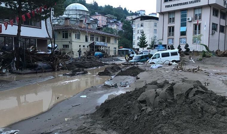 Selde şehit olan jandarma personelinin cenazesine ulaşıldı