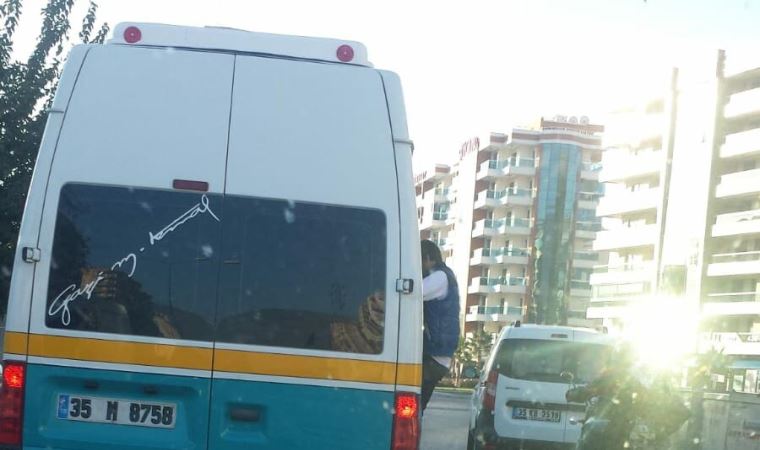 İzmir'de tepki çeken görüntü... Salgın kimin umurunda?