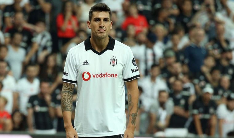 Beşiktaş'ta Enzo Roco ile yollar ayrıldı