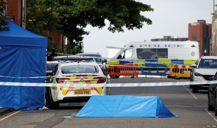 Birmingham'da kavganın ardından bıçaklı saldırılar: Bir ölü, yedi yaralı