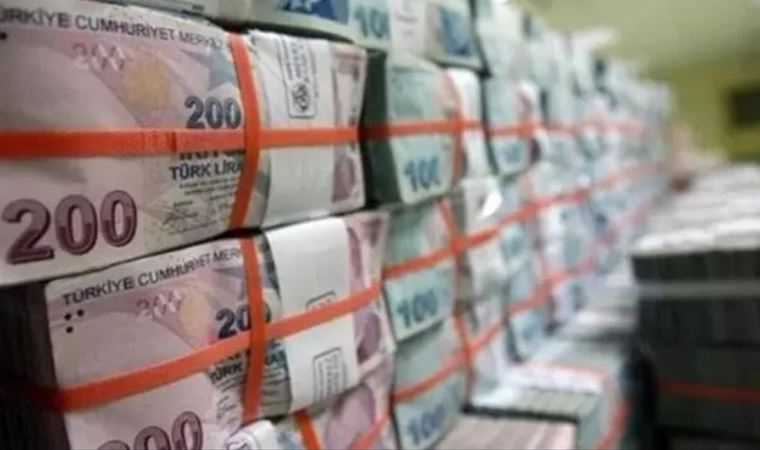 Banka müşterilerinin imzasını taklit ederek 15 milyon lira dolandırdığı öne sürülen zanlı tutuklandı