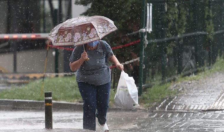 İstanbul'da kısa süreli sağanak ve gök gürültülü sağanak bekleniyor