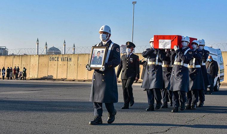 Diyarbakır şehidine son görev