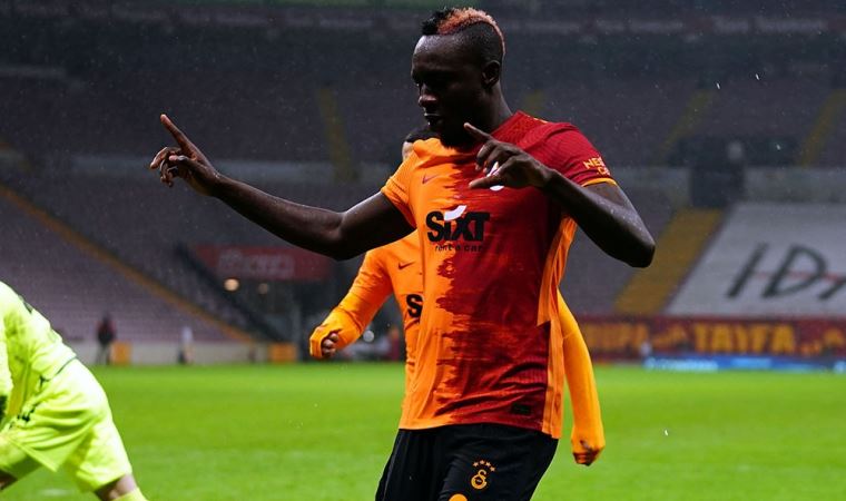 Galatasaraylı Diagne’den 3 kupalı paylaşım