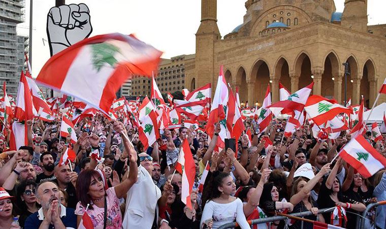 Lübnan 2019’da geniş çaplı hükümet karşıtı protestolara sahne oldu