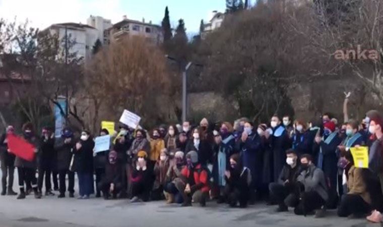 Polis, Boğaziçi Üniversitesi mezunlarının kampüse girmelerine izin vermedi