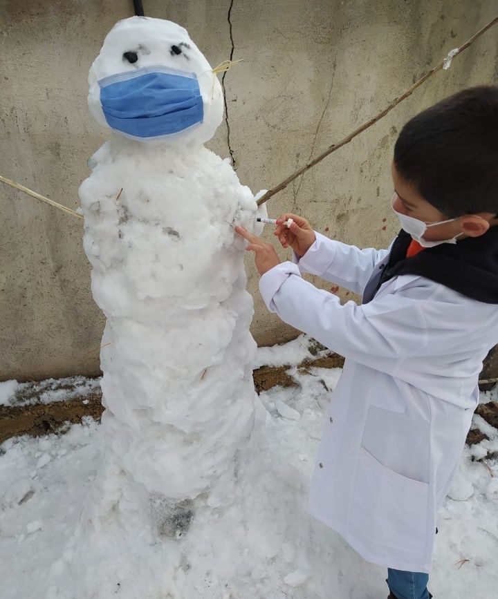 Yurttan gülümseten 'kardan adam'lar