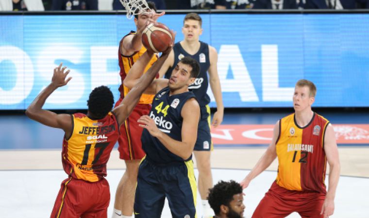 Basketbol  derbisinde Galatasaray  Fenerbahçe Beko'dan fark yedi