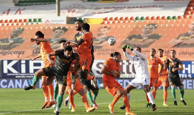 Alanyaspor, Başakşehir'e fark attı