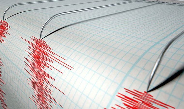 İzmir'de 4.5 büyüklüğünde deprem