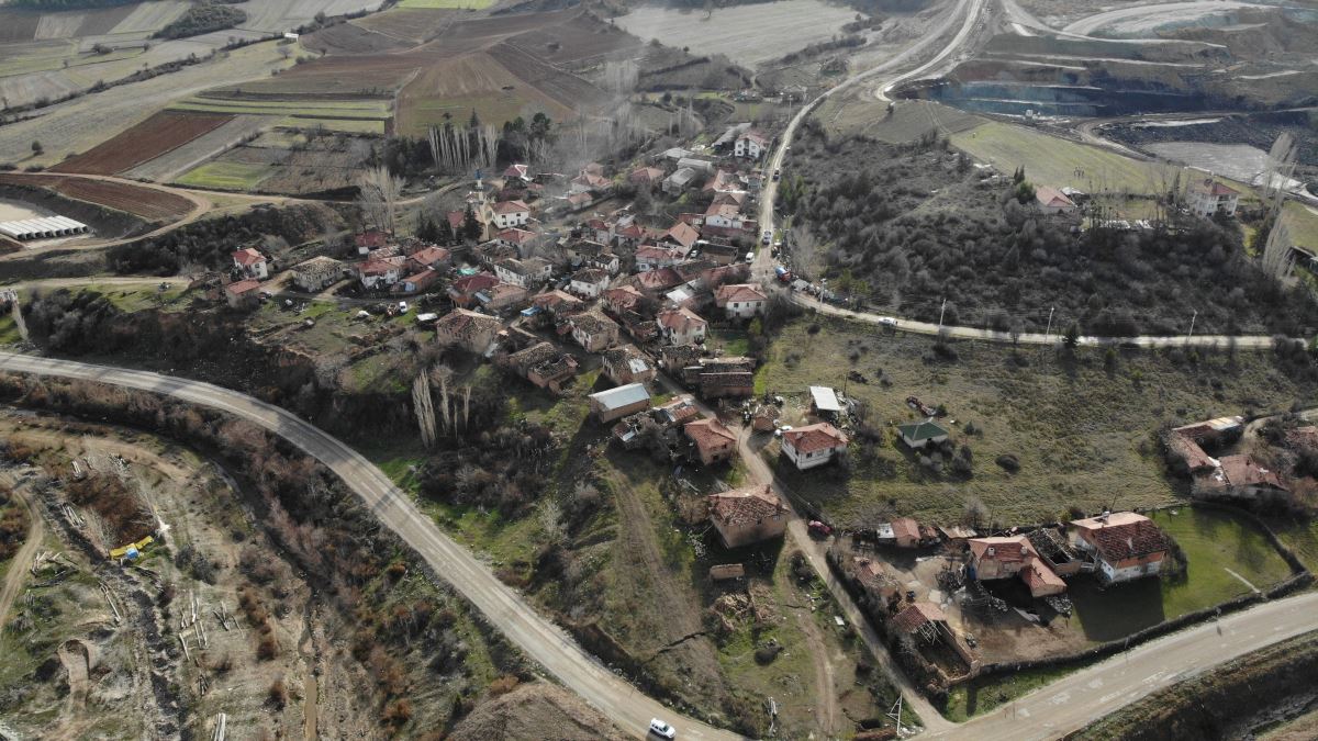 Termik santralin sebep olduğu heyelandan etkilenen köylülerin mağduriyeti devam ediyor