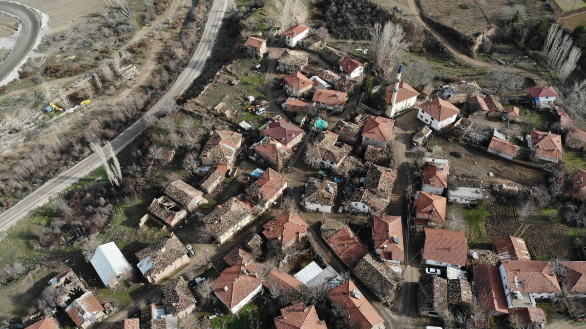 Termik santralin sebep olduğu heyelandan etkilenen köylülerin mağduriyeti devam ediyor