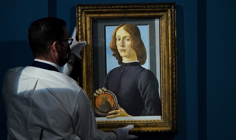 Botticelli’nin ‘Young Man Holding a Roundel’ adlı tablosu mezata çıkacak