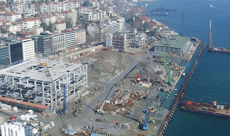 Galataport şantiyesinde maaşları ödenmeyen işçiler iş bıraktı