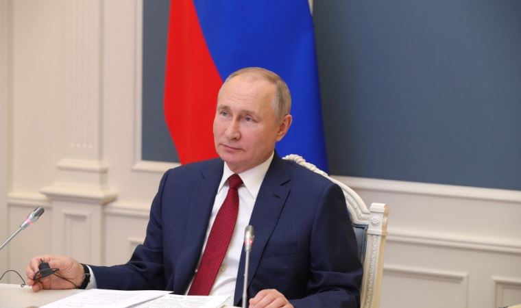 Putin’den sosyal medya tekellerine: Akıllarınca kamu yönetimi yapmaya çalışıyorlar