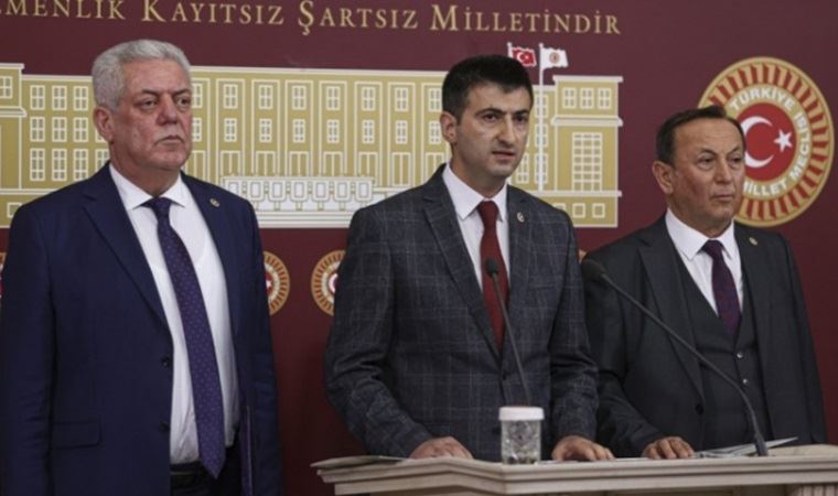 CHP'den istifa eden 3 milletvekiline AKP'lilerden tebrik