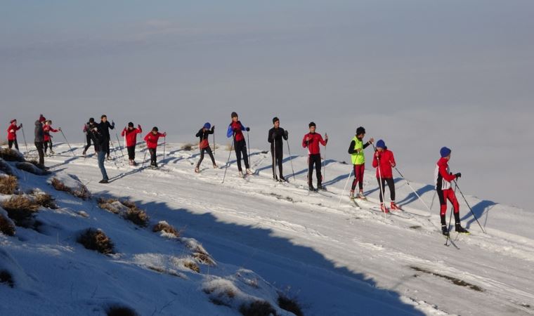 Kayakçılar yarışlara yüksek kesimlerde hazırlanıyor