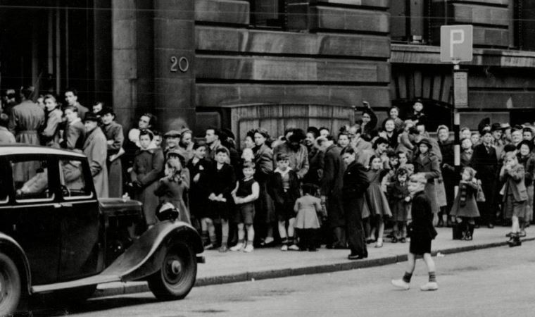 Kitlesel aşılama 1950'lerde Glasgow'da çiçek hastalığı salgınını nasıl durdurdu?