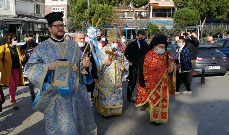 Yeşilköy'de haç çıkarma töreni yapıldı