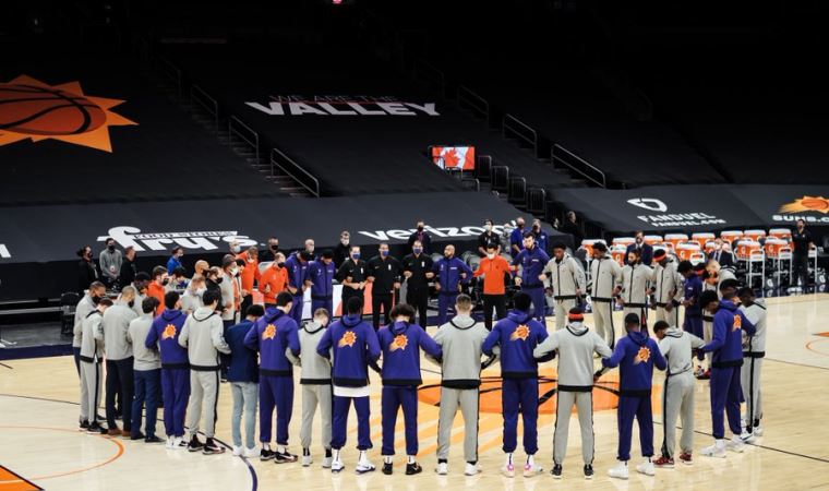 NBA'de görülmemiş Trump protestosu! Oyunculardan saha içinde tepki