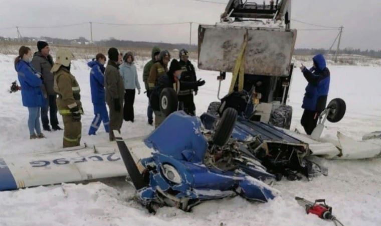 Rusya’nın Leningrad bölgesinde, 2 uçak havada çapıştı: 3 ölü