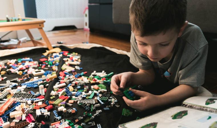 Lego, 'cinsiyet etiketlerinden' vazgeçiyor