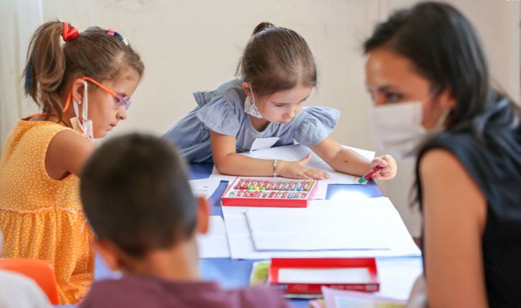 Buca'da maddi zorluk yaşayan aileler çocukları için ücretsiz okul öncesi eğitimi