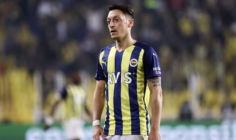 Spor yazarı Serdar Ali Çelikler'den Mesut Özil'e tepki