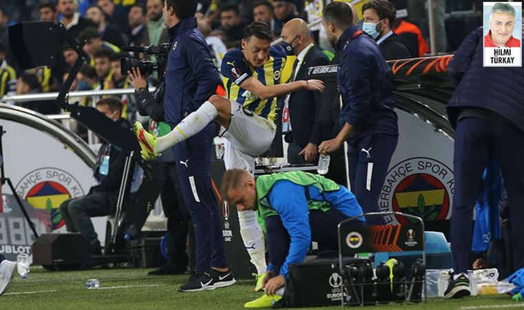 Fenerbahçe’de Mesut Özil ile Pereira arasındaki kriz günden güne büyüyor