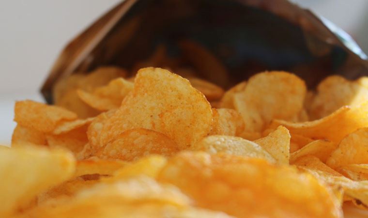 Cips paketlerinde 2 kilogram metamfetamin ele geçirildi