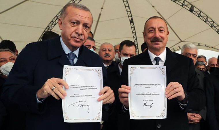 Erdoğan ve Aliyev, Karabağ’da kara yollarının temel atma törenine katıldı