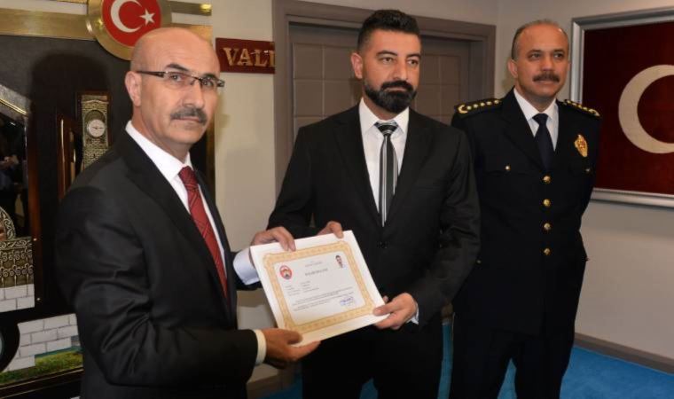 Validen başarı belgesi alan polis memuru, uyuşturucu operasyonunda yakalandı