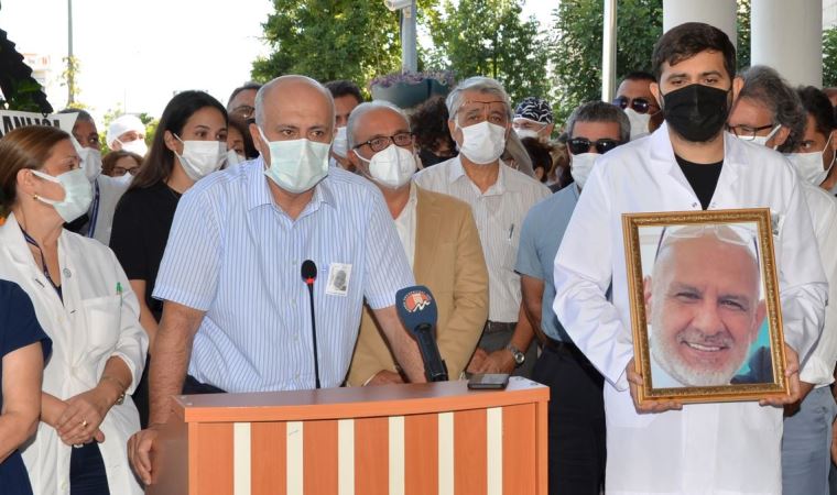 Koronavirüsten hayatını kaybeden Prof. Dr. Canataroğlu, son yolculuğuna uğurlandı