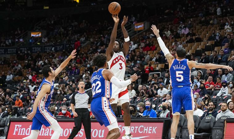 NBA'de hazırlık maçlarında iki Türk oyuncu forma giydi